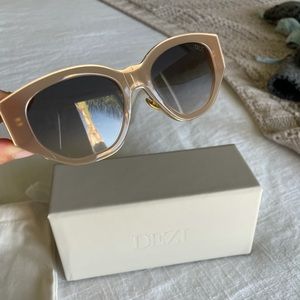 DEZI Charge It sunglasses from DEZNUDO collection